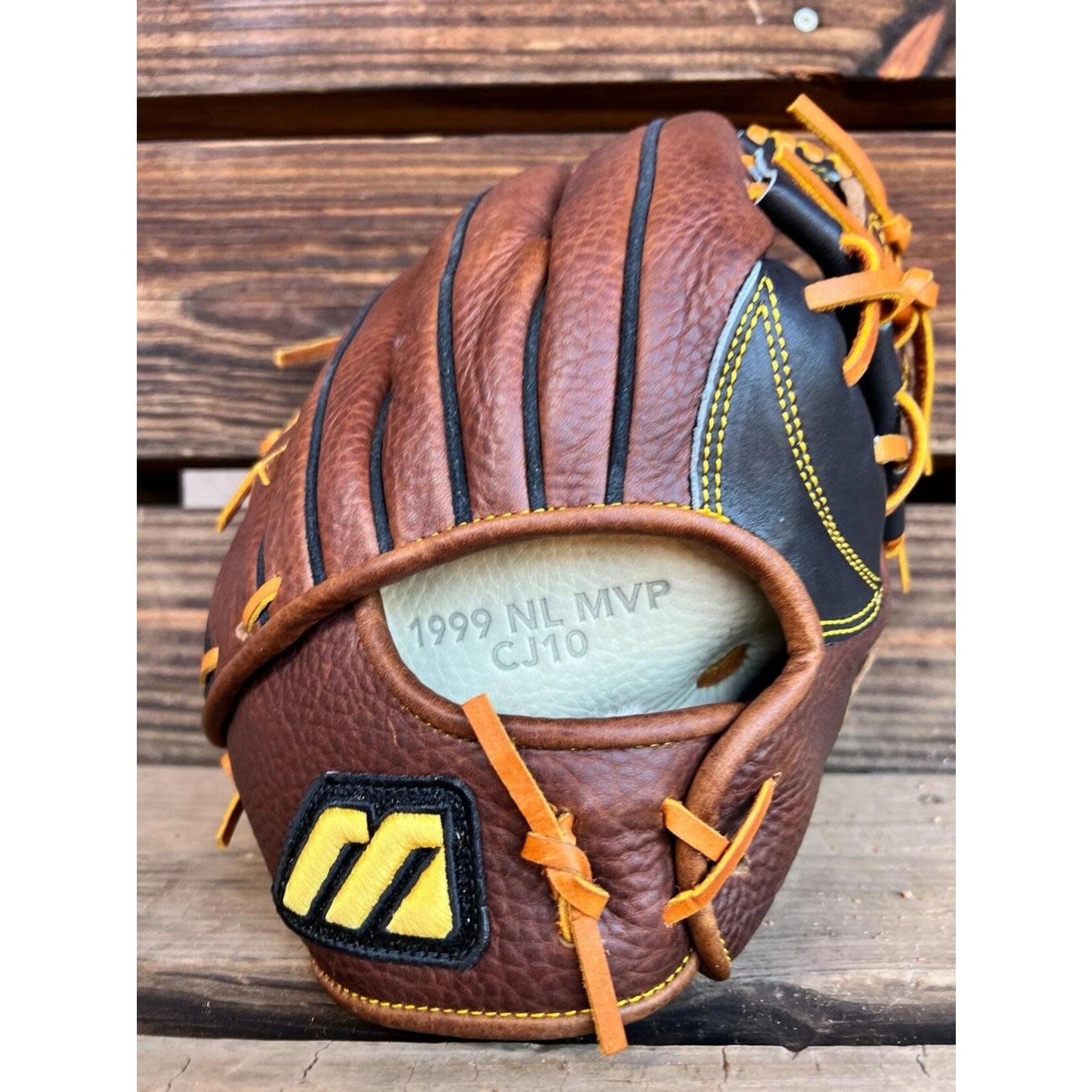 Mizuno Chipper Jones MCL-5001 Classic Pro '99 11.75" Baseball Glove