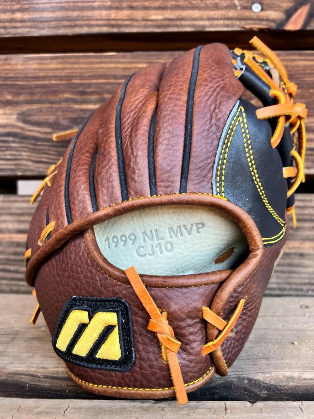 Mizuno Chipper Jones MCL-5001 Classic Pro '99 11.75" Baseball Glove