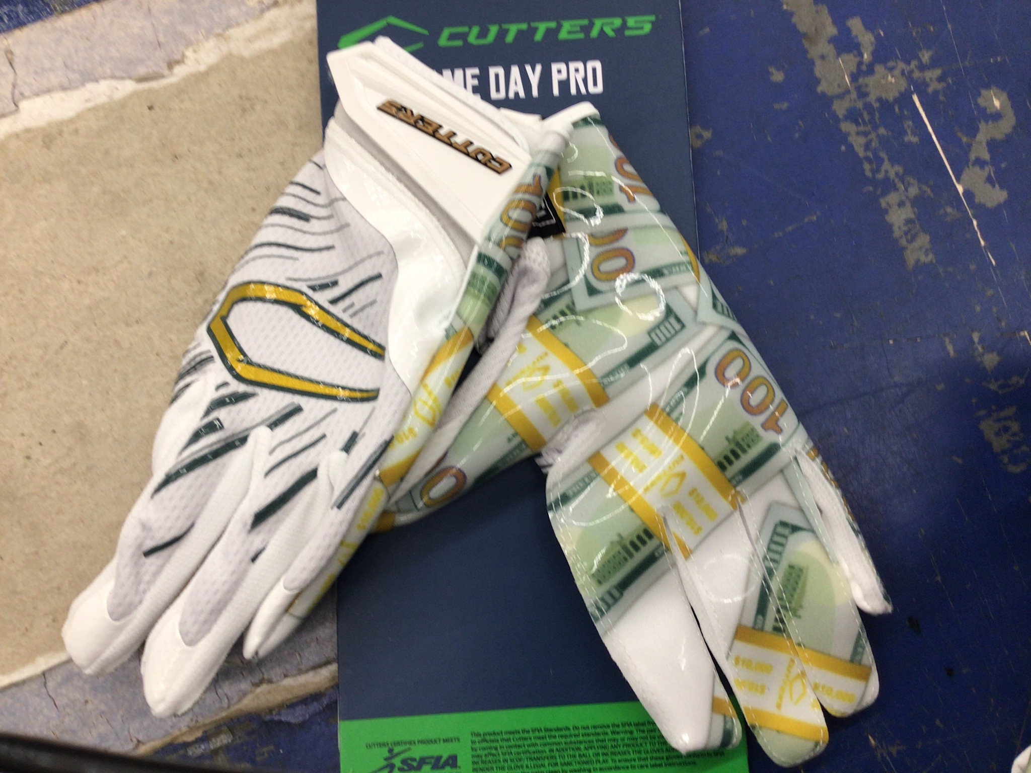 Cutters Cutters Game Day Pro Receiver Gloves Youth Money Bands