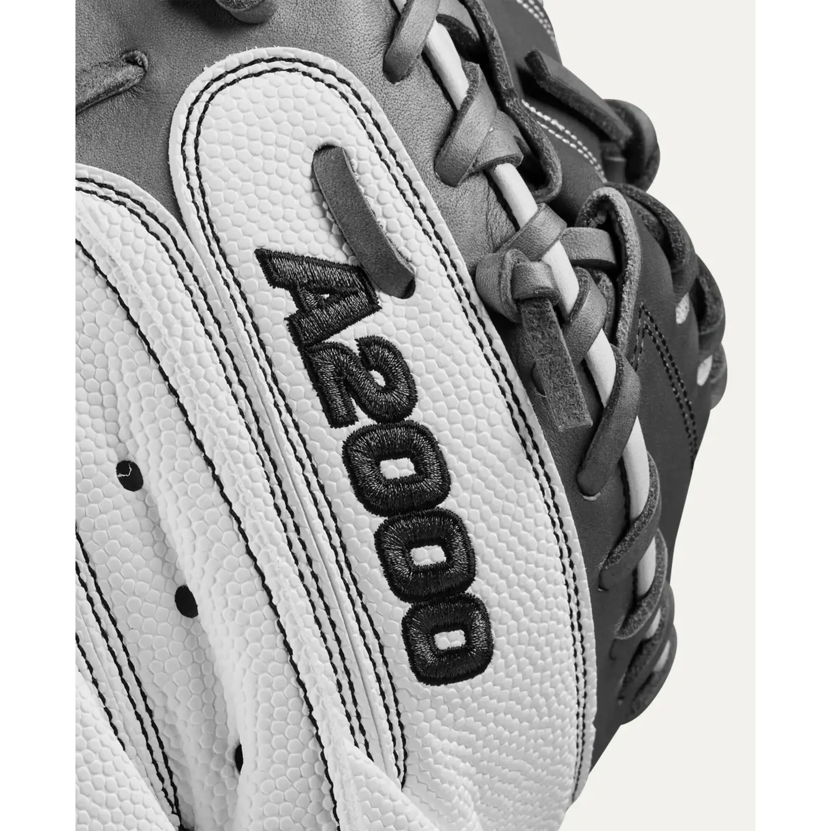 Wilson 2024 Fastpitch Classics Series A2000 FPCM23SS 34” Fastpitch Catcher’s Mitt