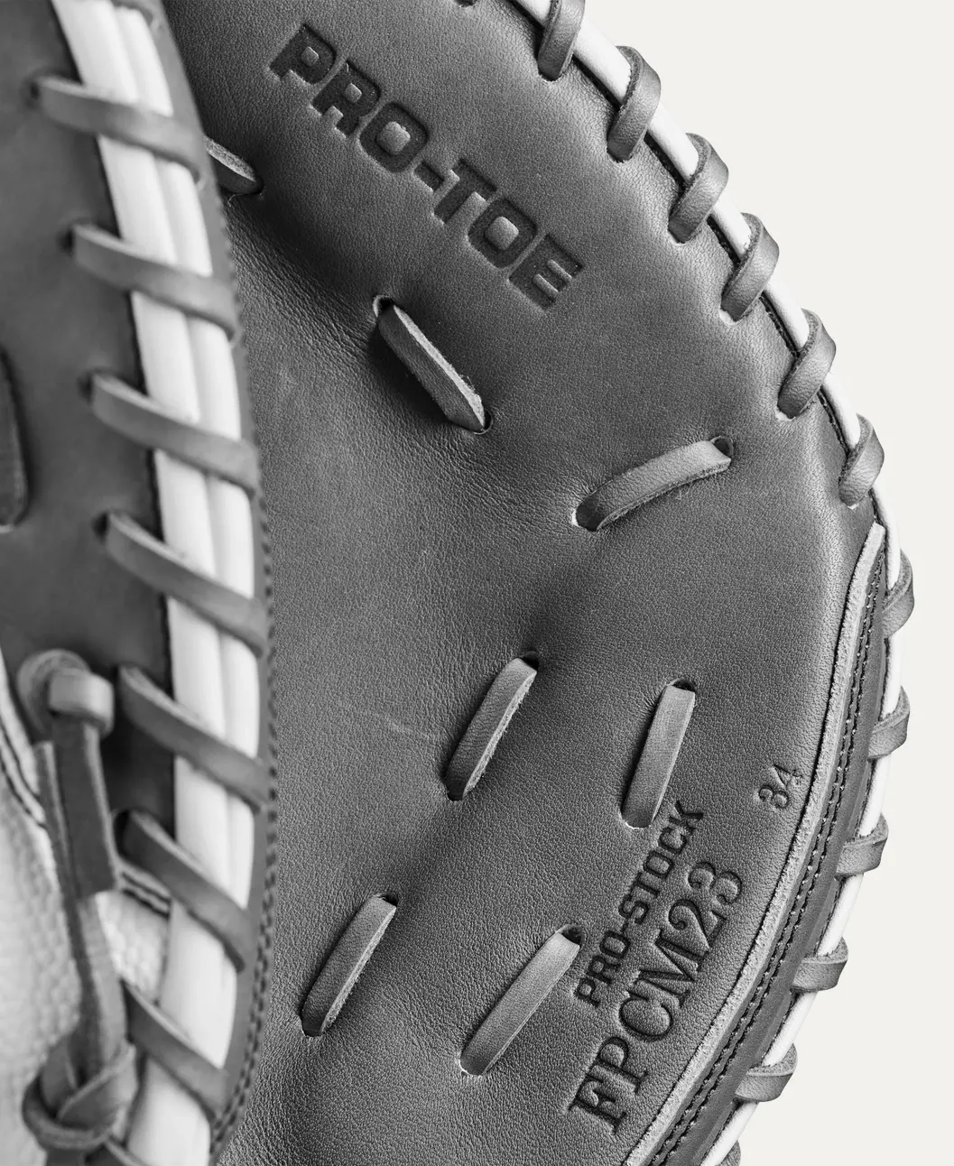 Wilson 2024 Fastpitch Classics Series A2000 FPCM23SS 34” Fastpitch Catcher’s Mitt