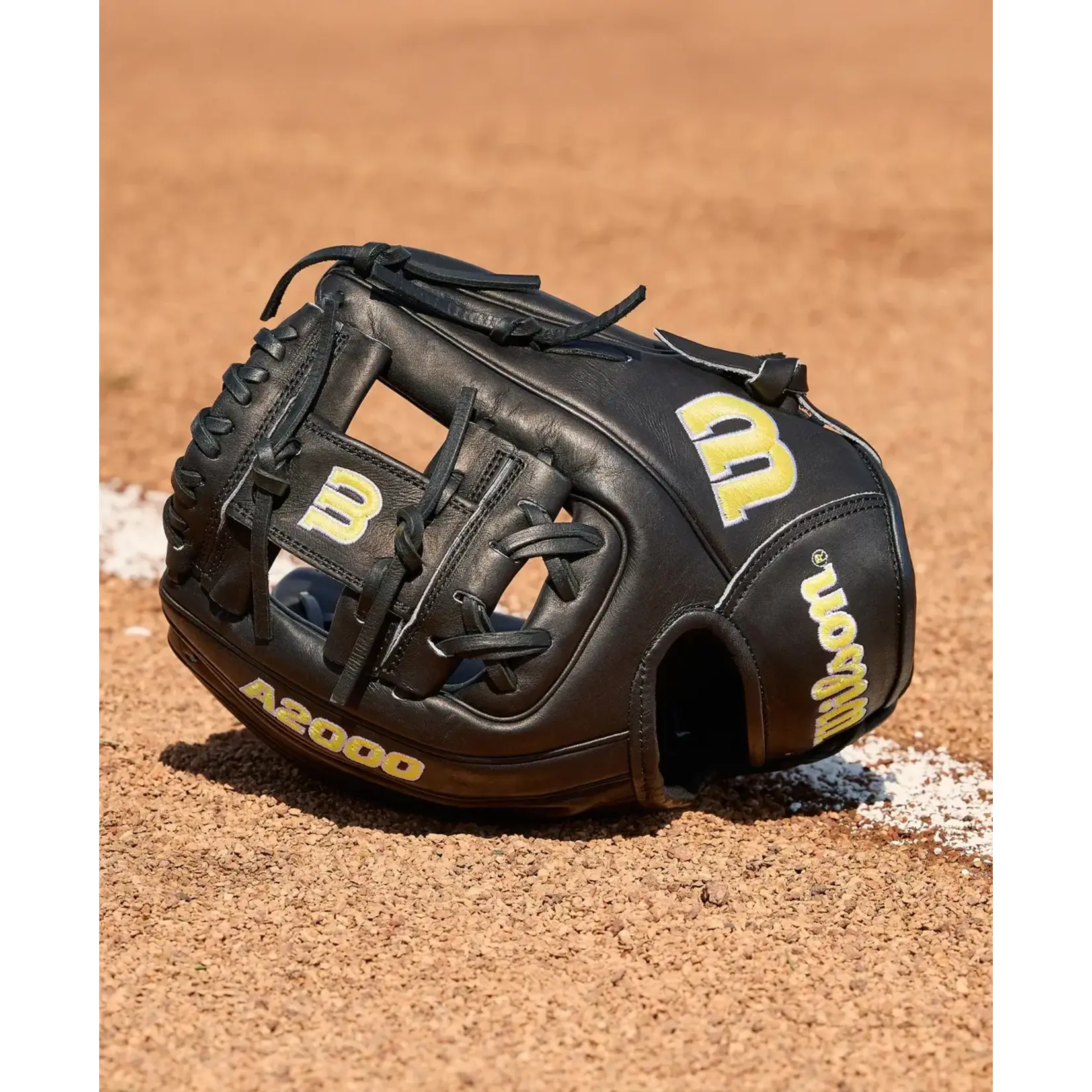 Wilson 2026 A2000 Classics Series 1788 11.25" Infield Baseball Glove