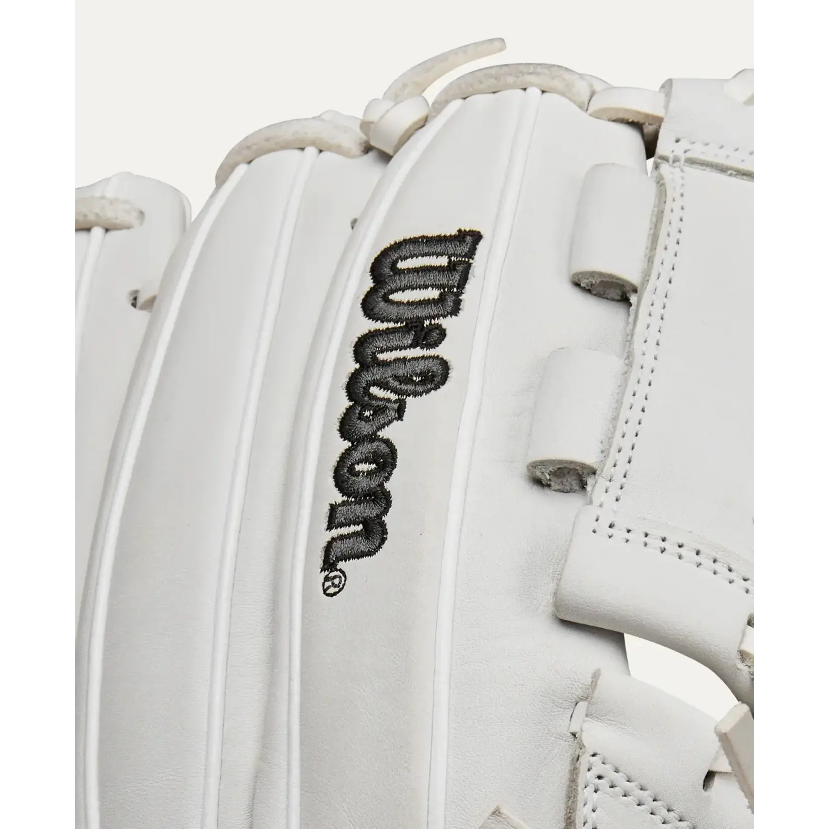 Wilson A1000 P12 Pitcher's Fastpitch Softball Glove