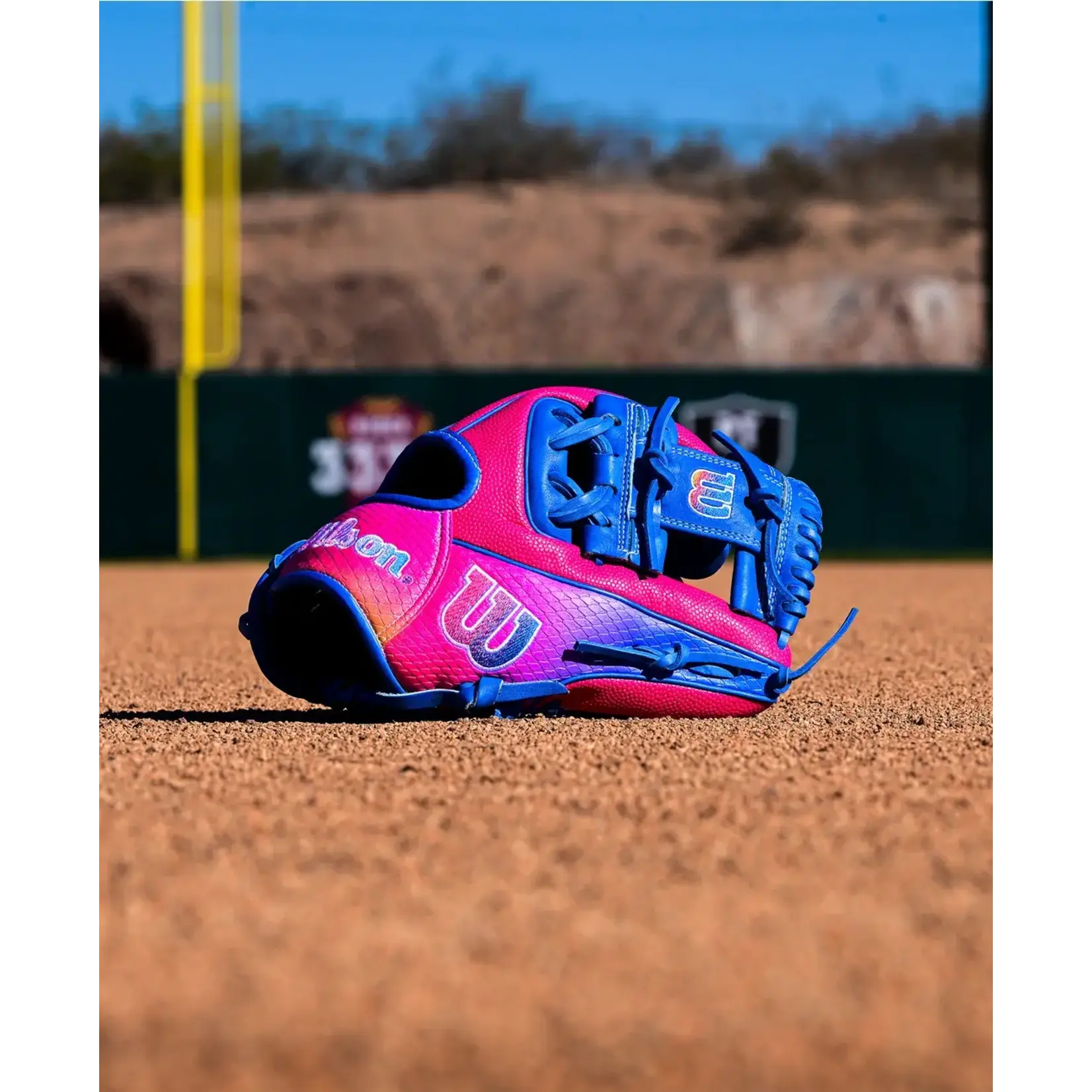 Wilson 2025 Love the Moment A2000 1786 11.5" Infield Baseball Glove