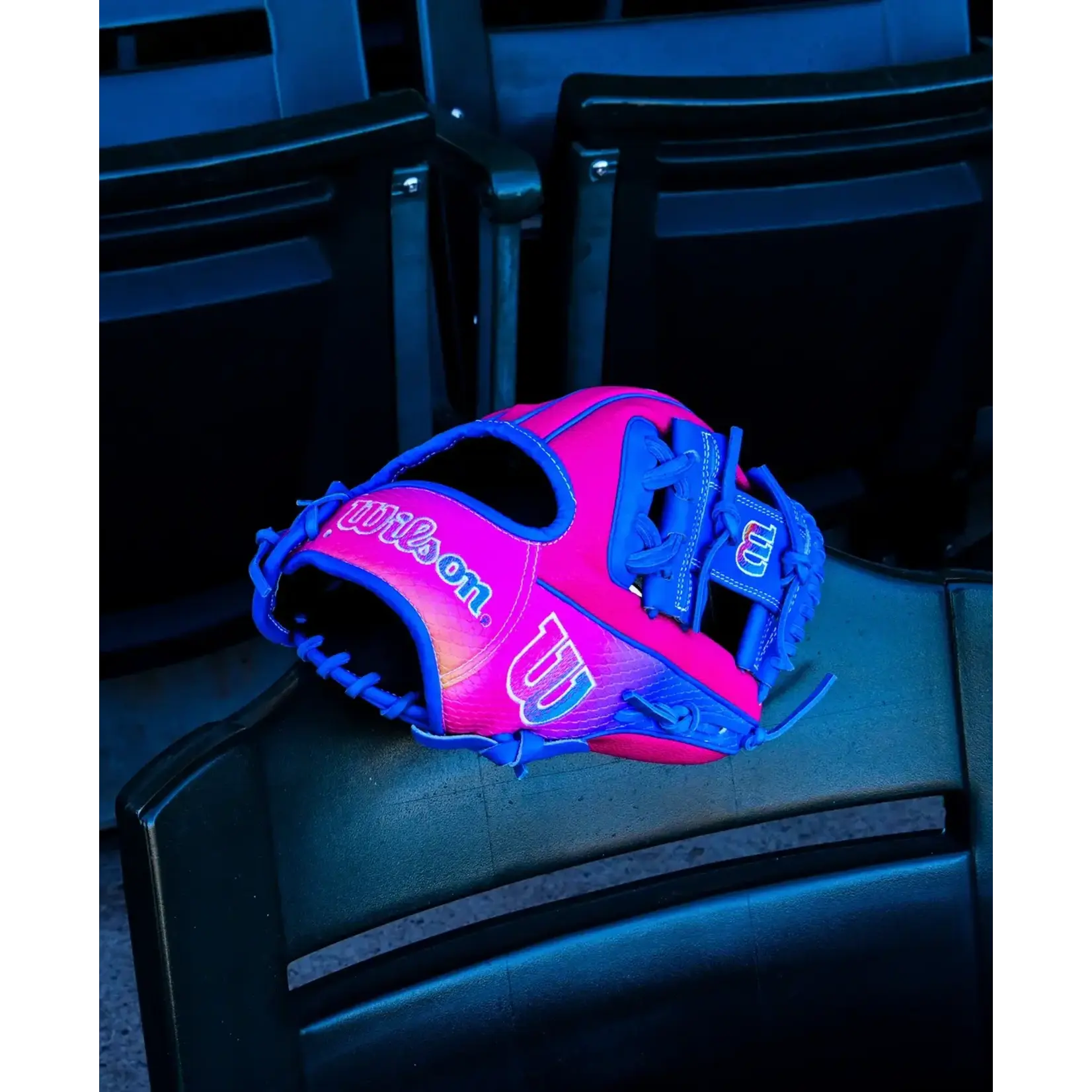 Wilson 2025 Love the Moment A2000 1786 11.5" Infield Baseball Glove