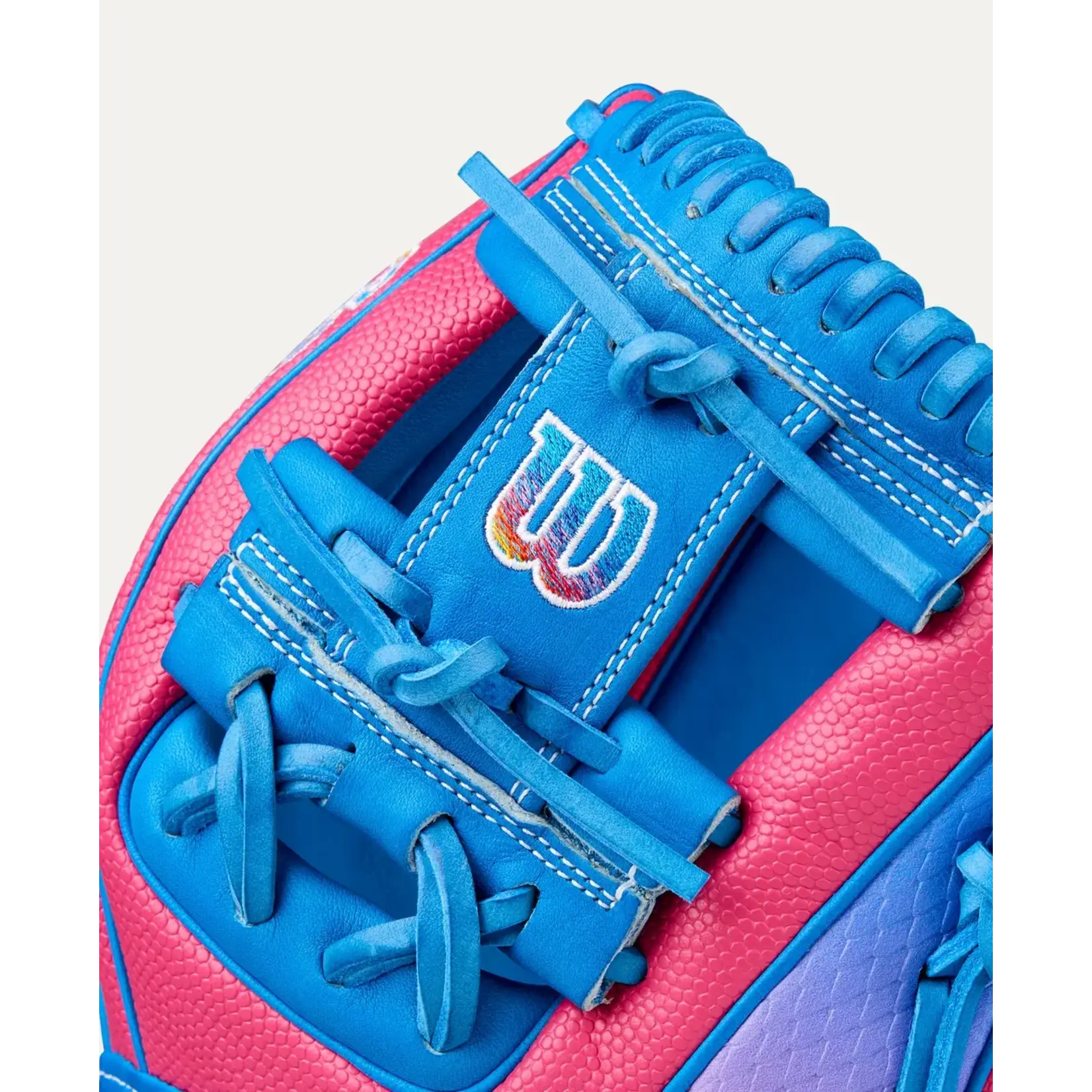 Wilson 2025 Love the Moment A2000 1786 11.5" Infield Baseball Glove