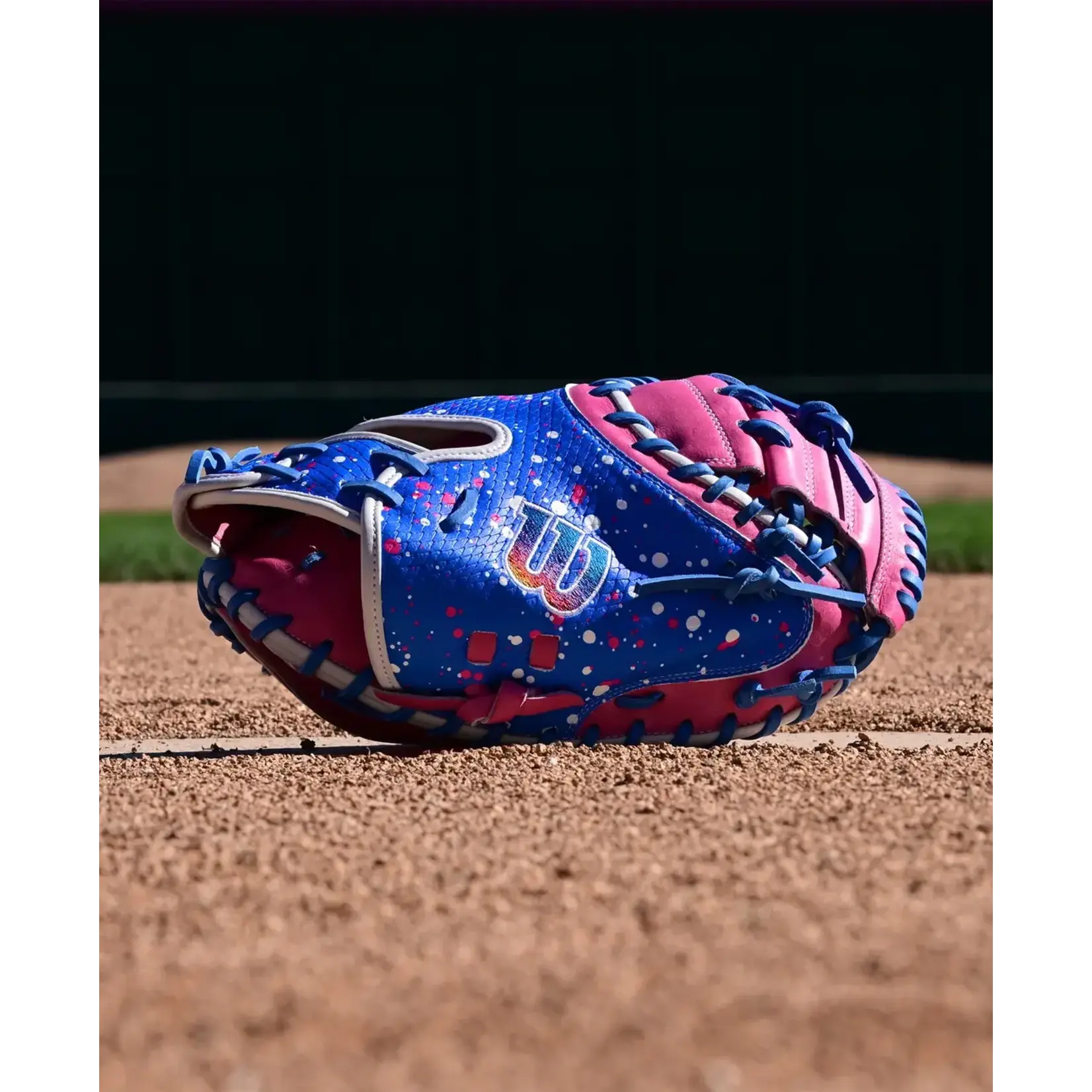 Wilson 2025 Love the Moment A2000 CM33SS 33" Baseball Catcher's Mitt