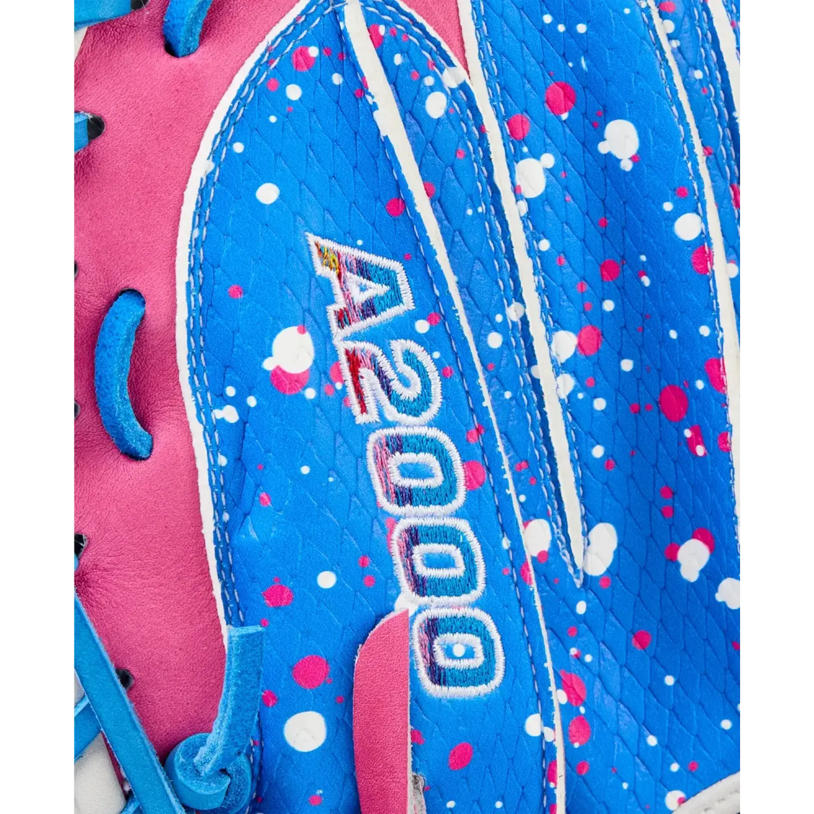 Wilson 2025 Love the Moment A2000 CM33SS 33" Baseball Catcher's Mitt