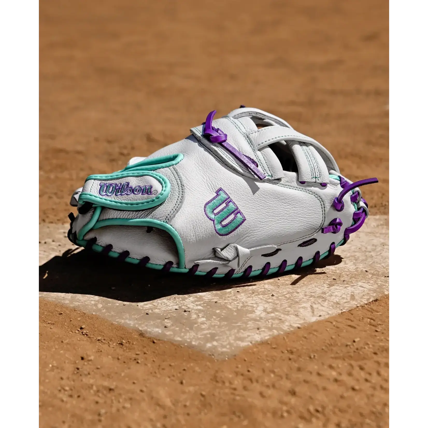 Wilson 2026 A500 Siren 32" Youth Fastpitch Softball Catcher's Mitt