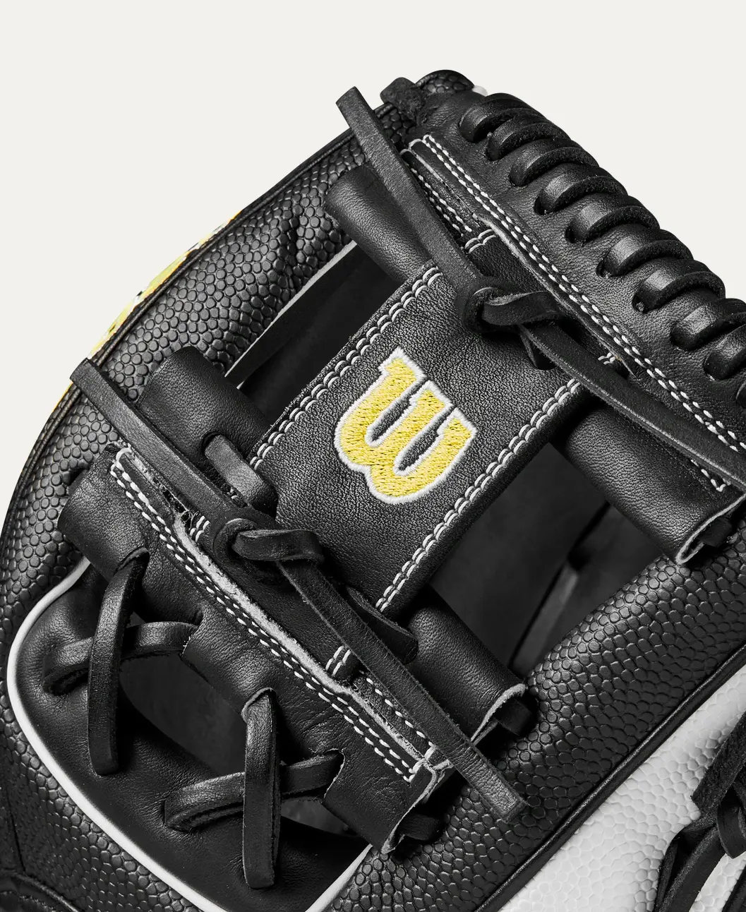 Wilson 2024 A2000 1786SS Black/White 11.5in