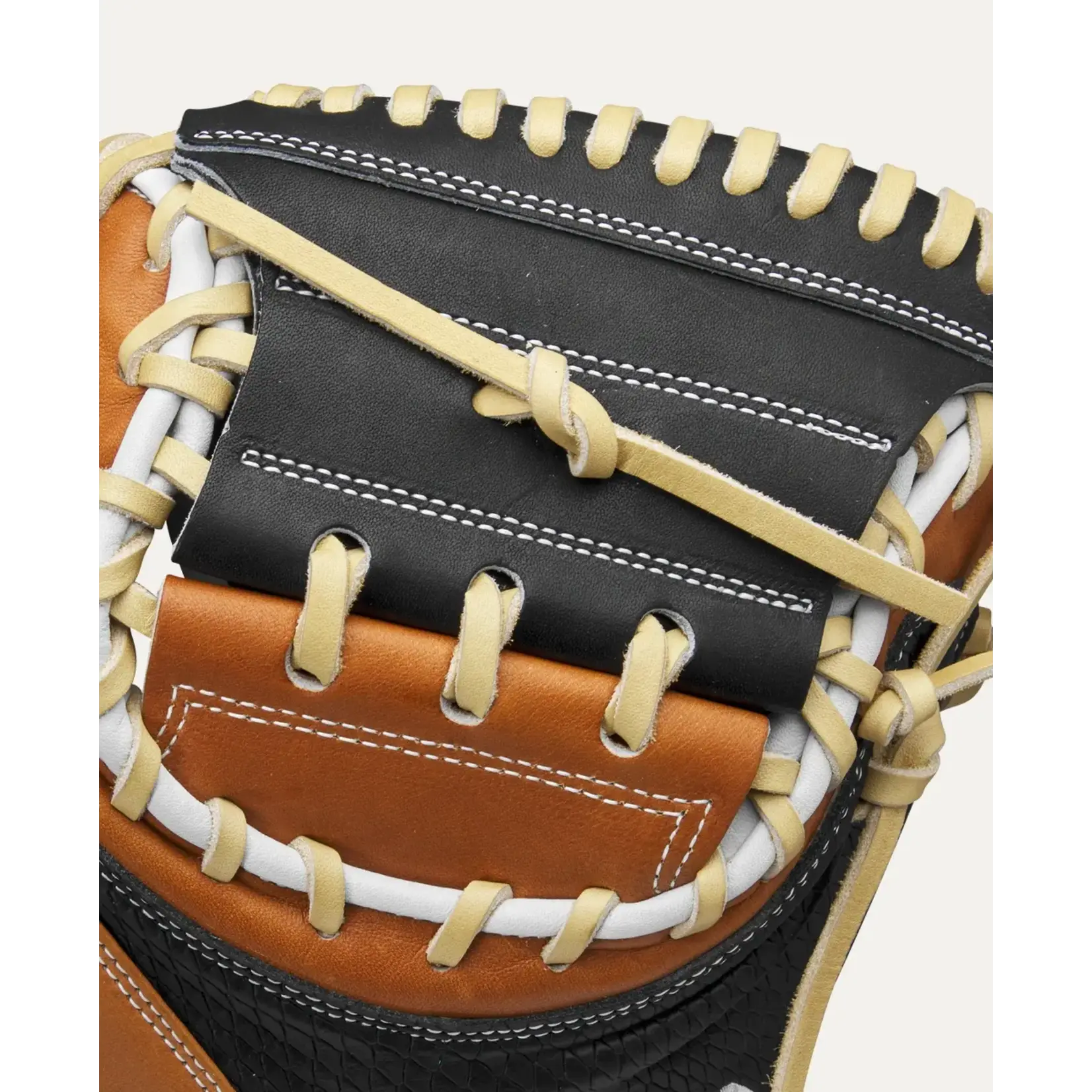 Wilson A2000 M23 Catchers Mitt 33.5 Blk/Blnd/Wht