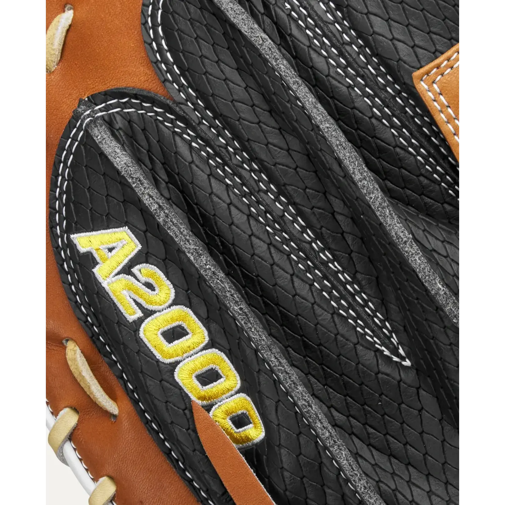 Wilson A2000 M23 Catchers Mitt 33.5 Blk/Blnd/Wht