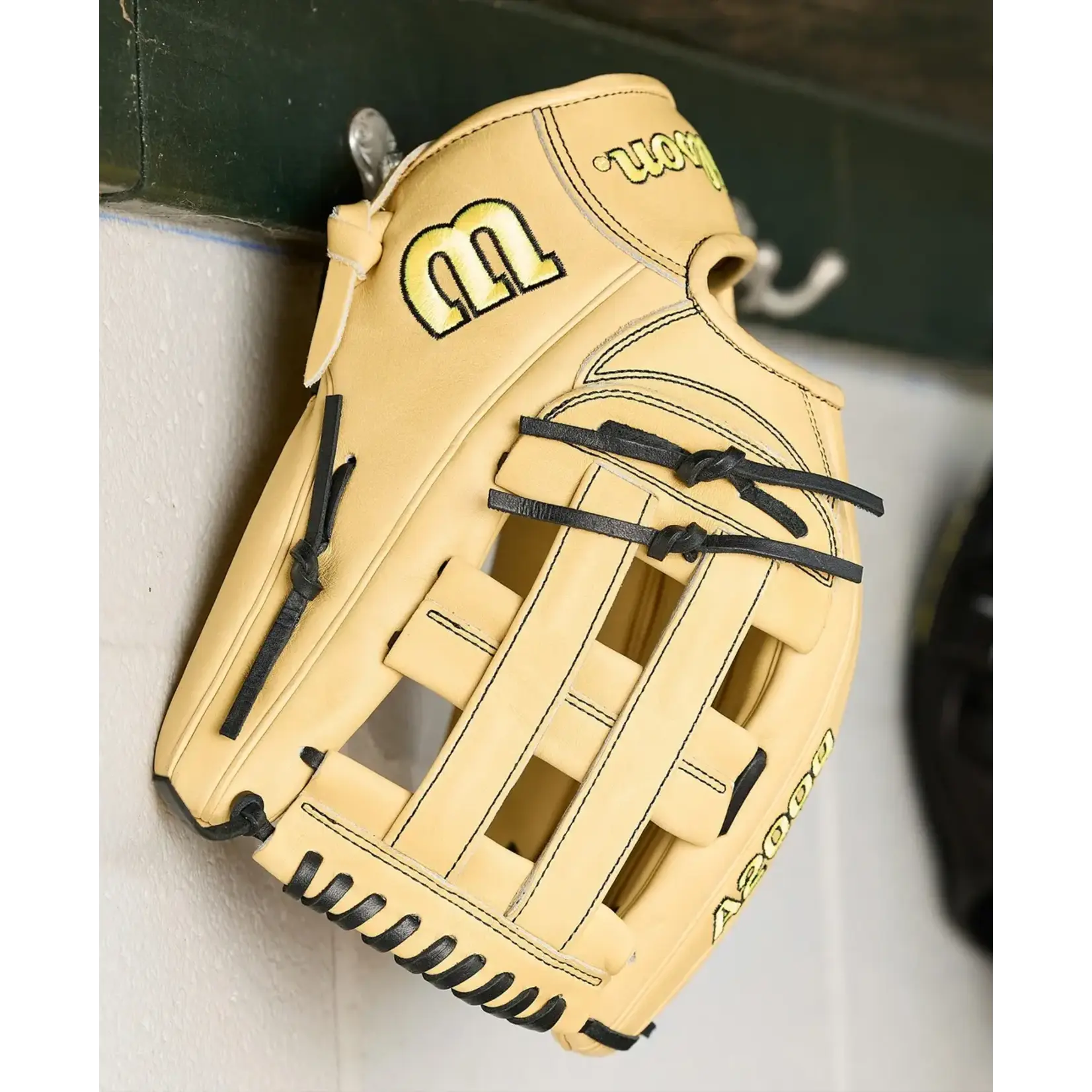 Wilson 2026 A2000 Classics Series 1777 Blonde/Black 12.75"