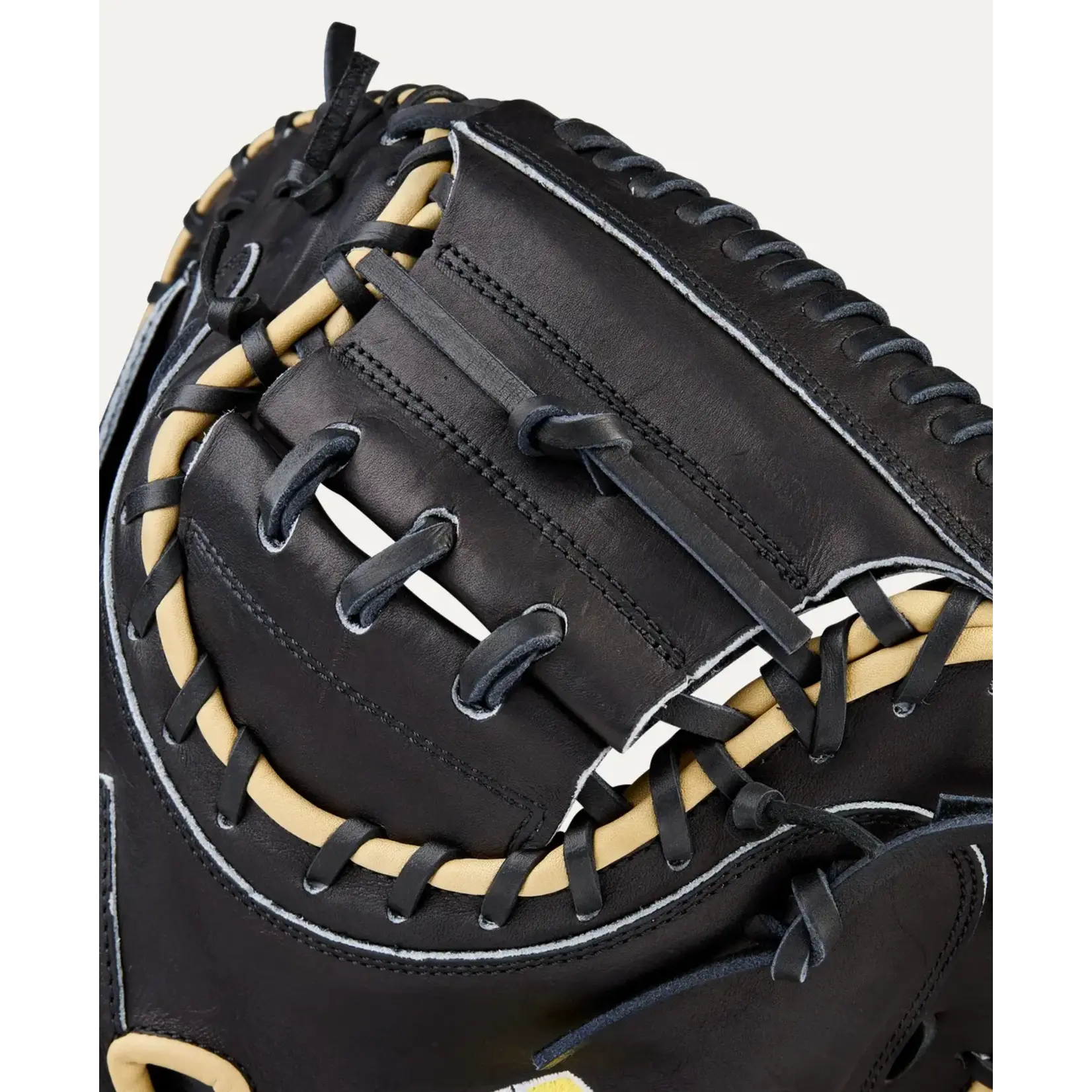 Wilson 2026 A2000 Classics Series 1734 Black/Blonde 34"