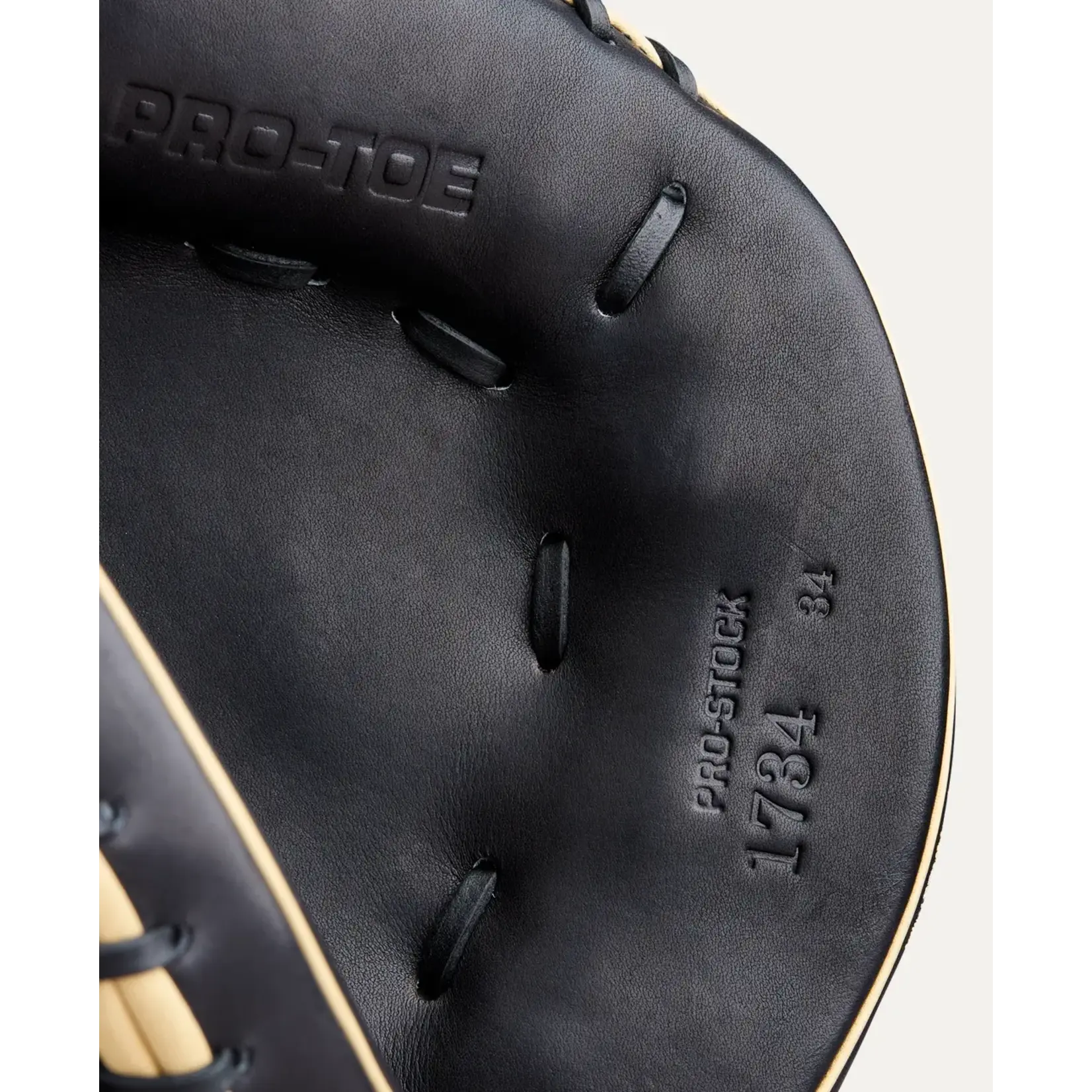 Wilson 2026 A2000 Classics Series 1734 Black/Blonde 34"