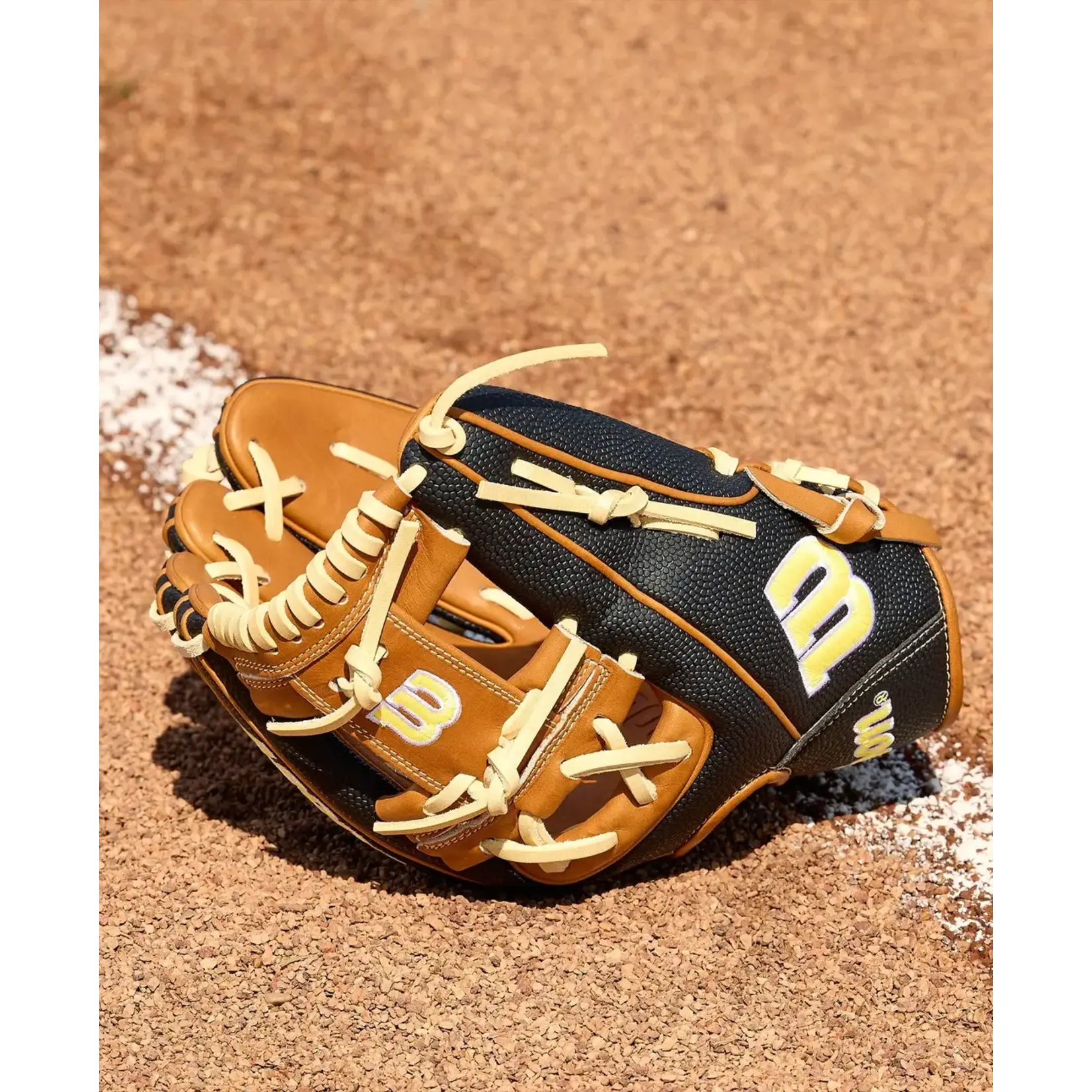 Wilson 2026 A2000 Classics Series 1975SS Black/Saddle Tan 11.75"