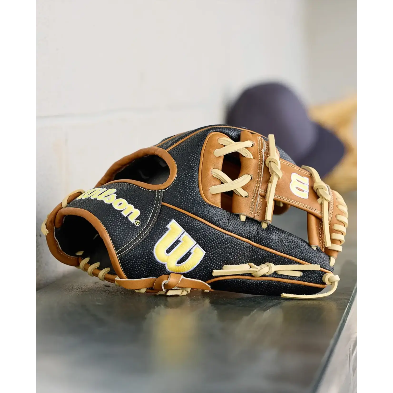 Wilson 2026 A2000 Classics Series 1975SS Black/Saddle Tan 11.75"