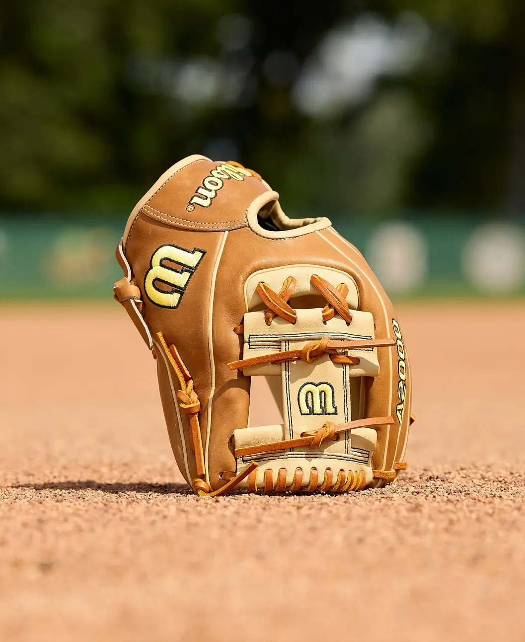 Wilson 2026 A2000 Classics Series 1786 Saddle Tan/Blonde 11.5" Infield Glove