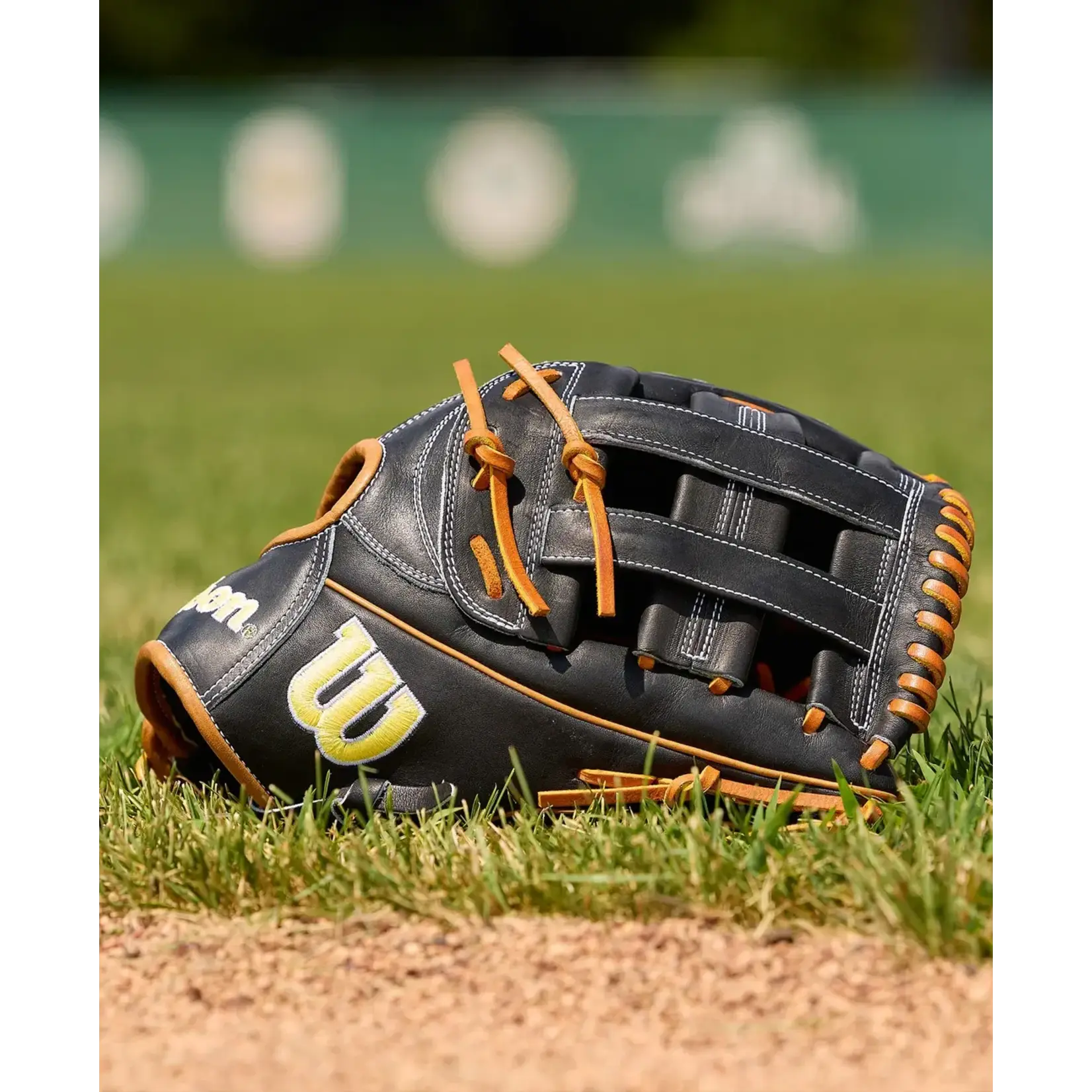 Wilson 2026 A2000 Classics Series 1750 Black/Saddle Tan 12.5" Outfield Glove