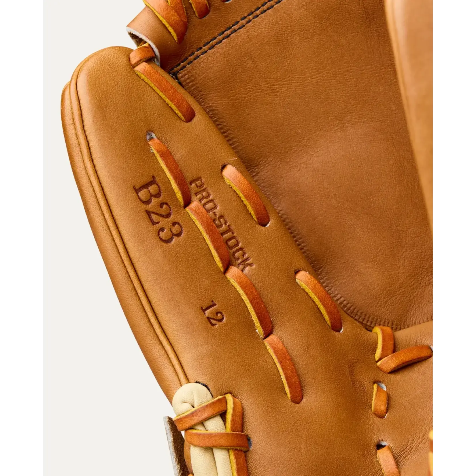 Wilson 2026 A2000 Classics Series B23 Saddle Tan/Blonde 12" Pitcher's Glove