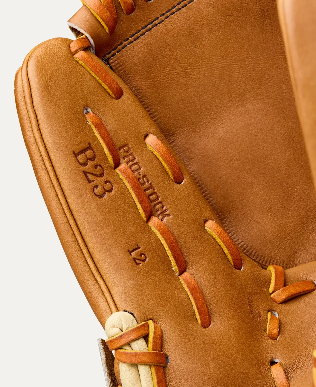 Wilson 2026 A2000 Classics Series B23 Saddle Tan/Blonde 12" Pitcher's Glove