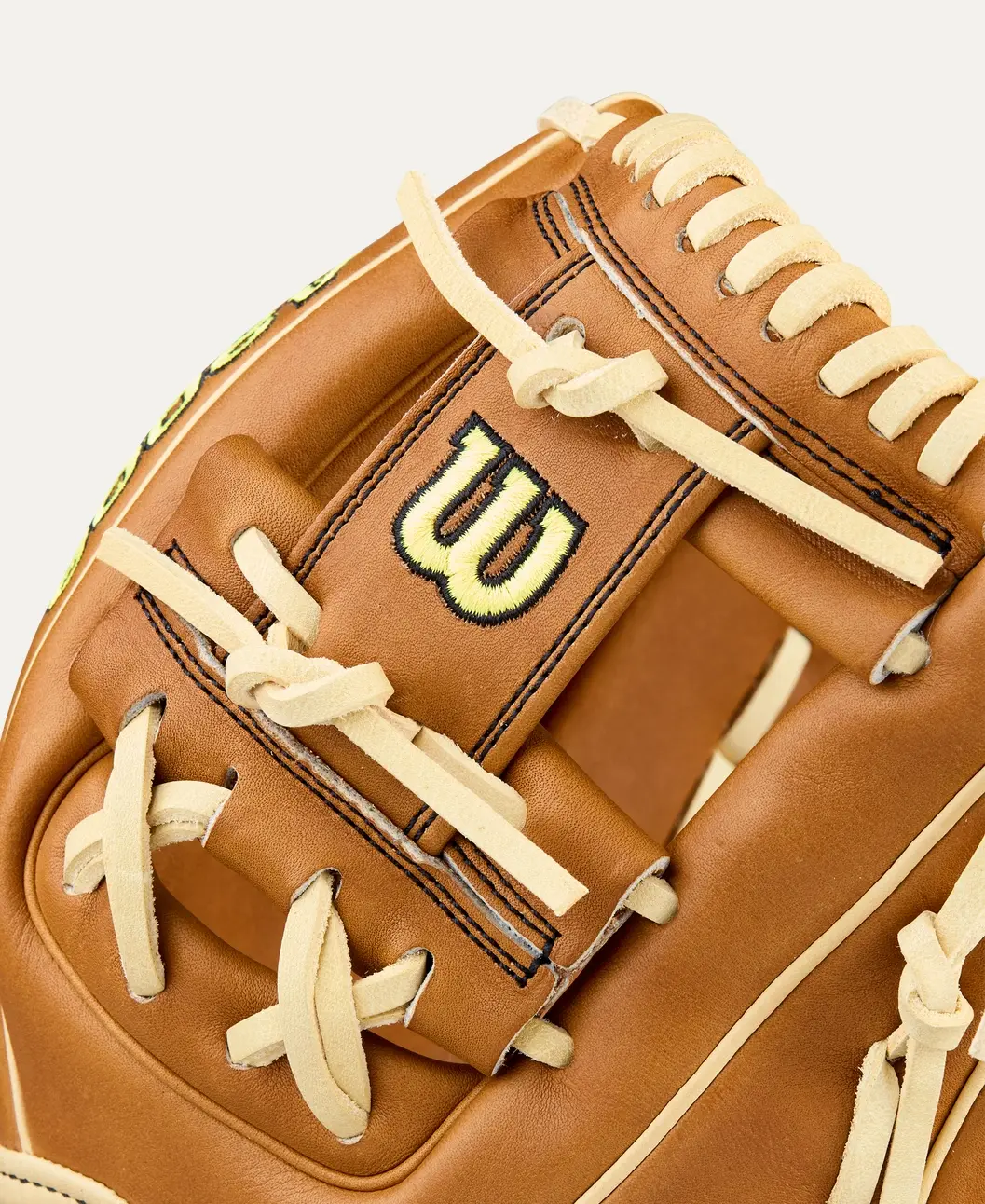 Wilson 2026 A2000 Classics Series DP15 Saddle Tan/Blonde 11.5" Infield Glove