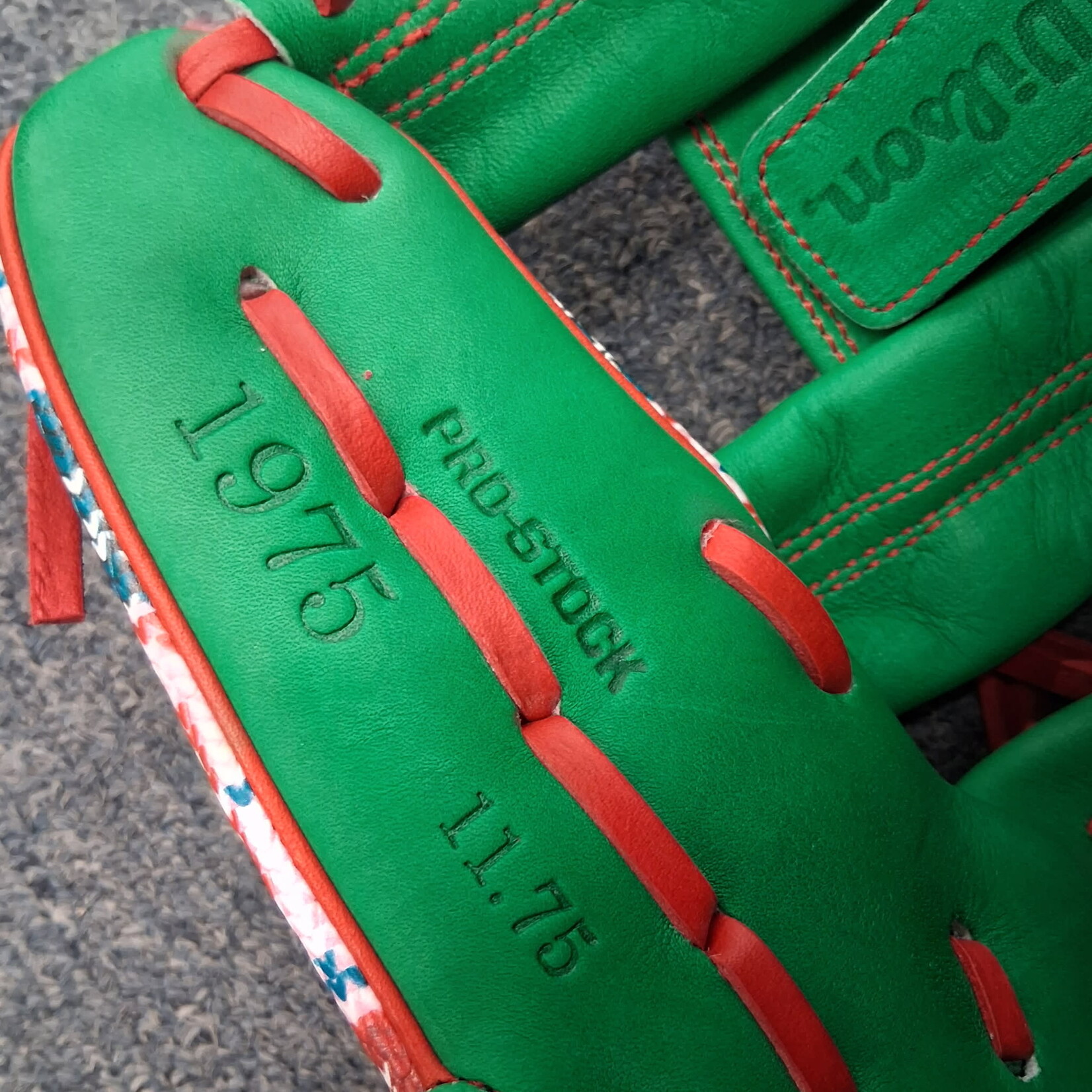 Wilson 2025 December GOTM A2000 1975 Christmas Sweater 11.75"