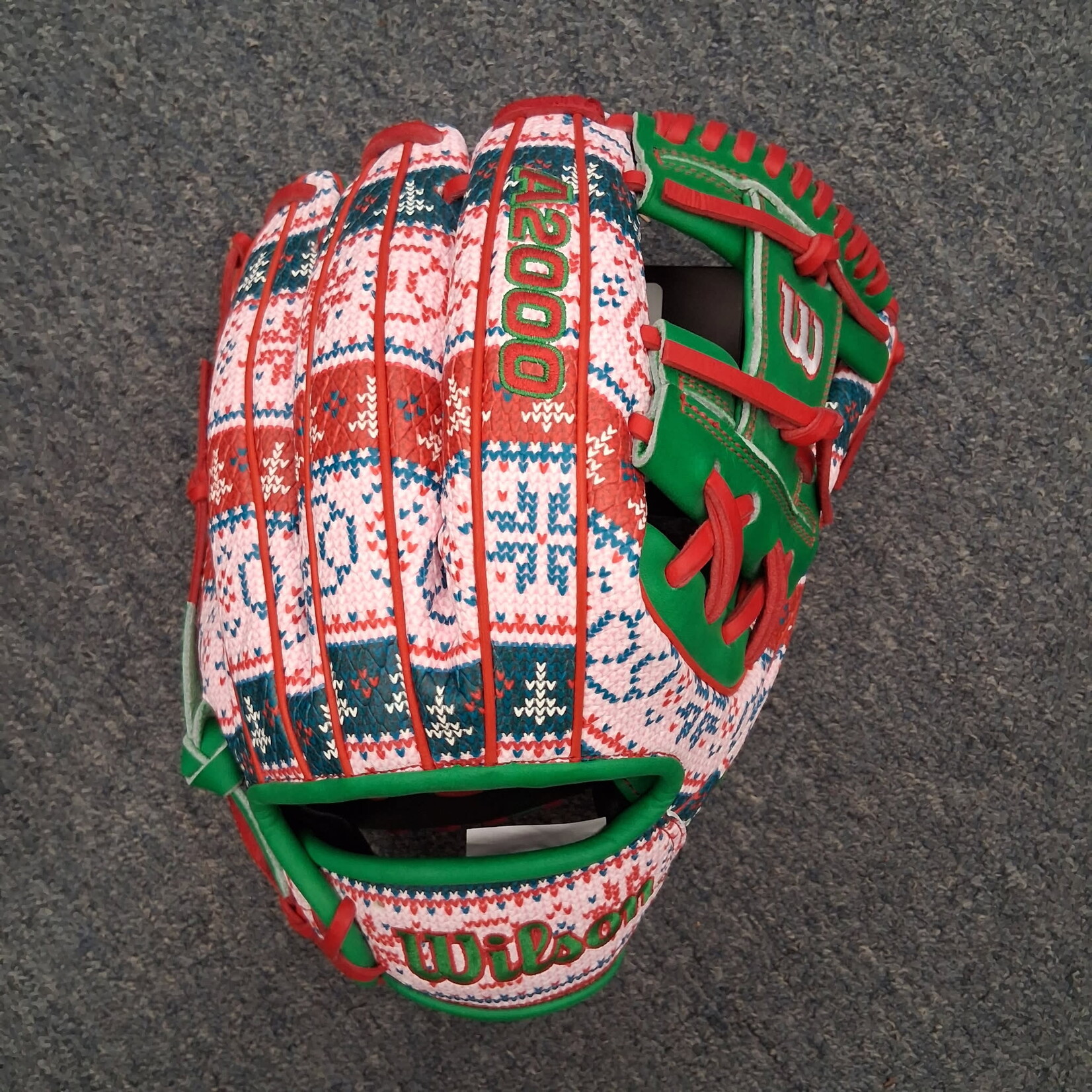 Wilson 2025 December GOTM A2000 1975 Christmas Sweater 11.75"