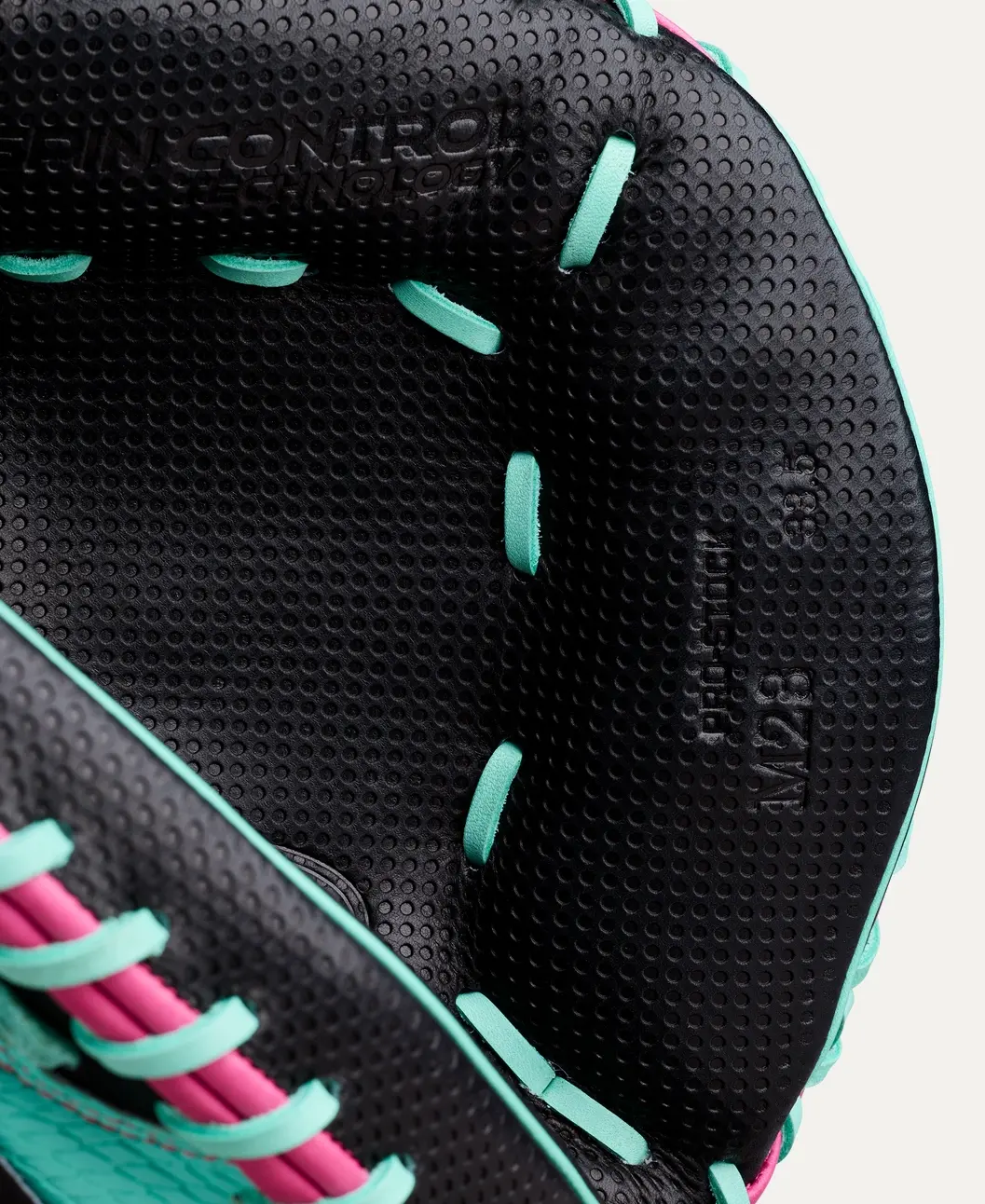 Wilson 2026 Spring A2000 M23SS Seafoam /Black 33.5"