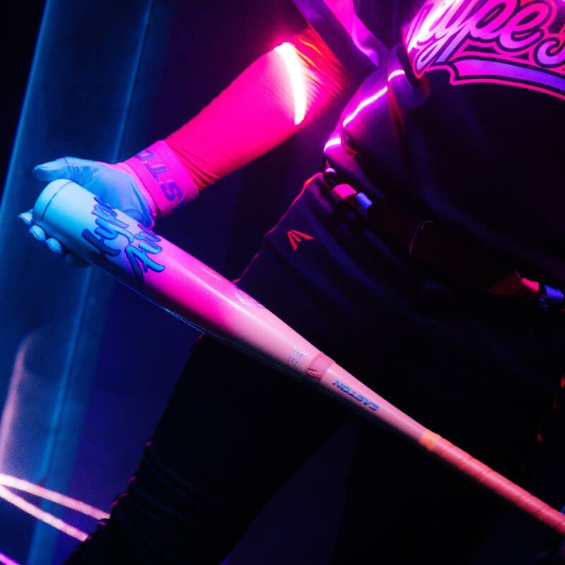 Easton 2027 Easton Hype Fire -11 USA Bat