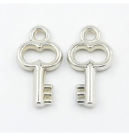Skeleton Key Charm Platinum 17x10mm  x10  NF