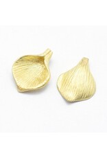 Calla Lily Brass  17x13mm Gold x2