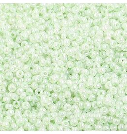 Czech 1425 10  Seed   Opaque Pearl Green Dyed