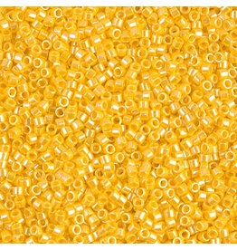 Miyuki db1562  11 Delica   Opaque Yellow Lustre