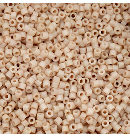 cb1170  11 Cylin Opaque Oat Milk Matte 12g