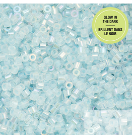 cb1131  11 Cylin Glow In Dark  Light Blue Ab to Blue  c/l  12g