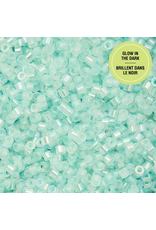 cb1132  11 Cylin Glow In Dark  Aqua  Blue Ab to Green  c/l  12g