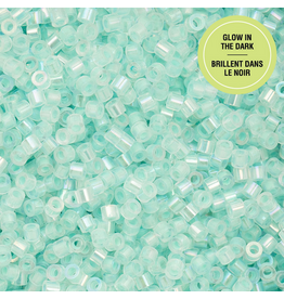 cb1132  11 Cylin Glow In Dark  Aqua  Blue Ab to Green  c/l  12g