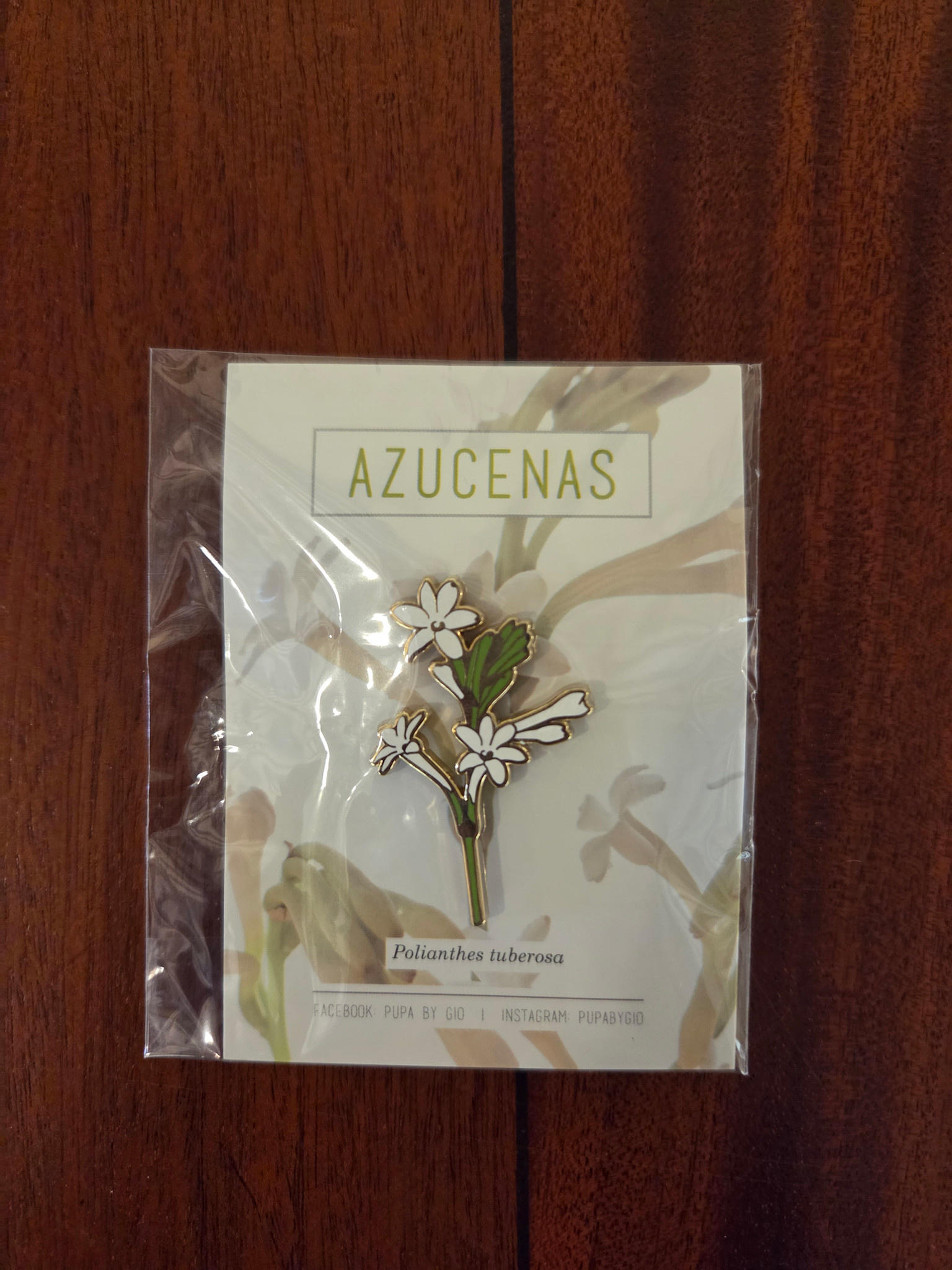 Pupa by Gio Pin azucenas