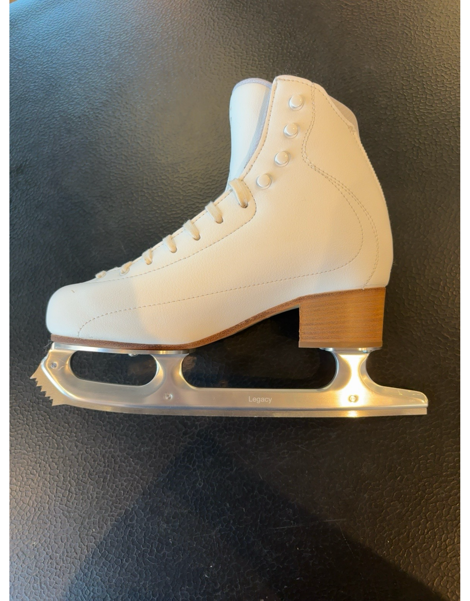 RISPORT Patins Risport Royal Pro 250 C usagés avec lames Matrix legacy 9 1/4