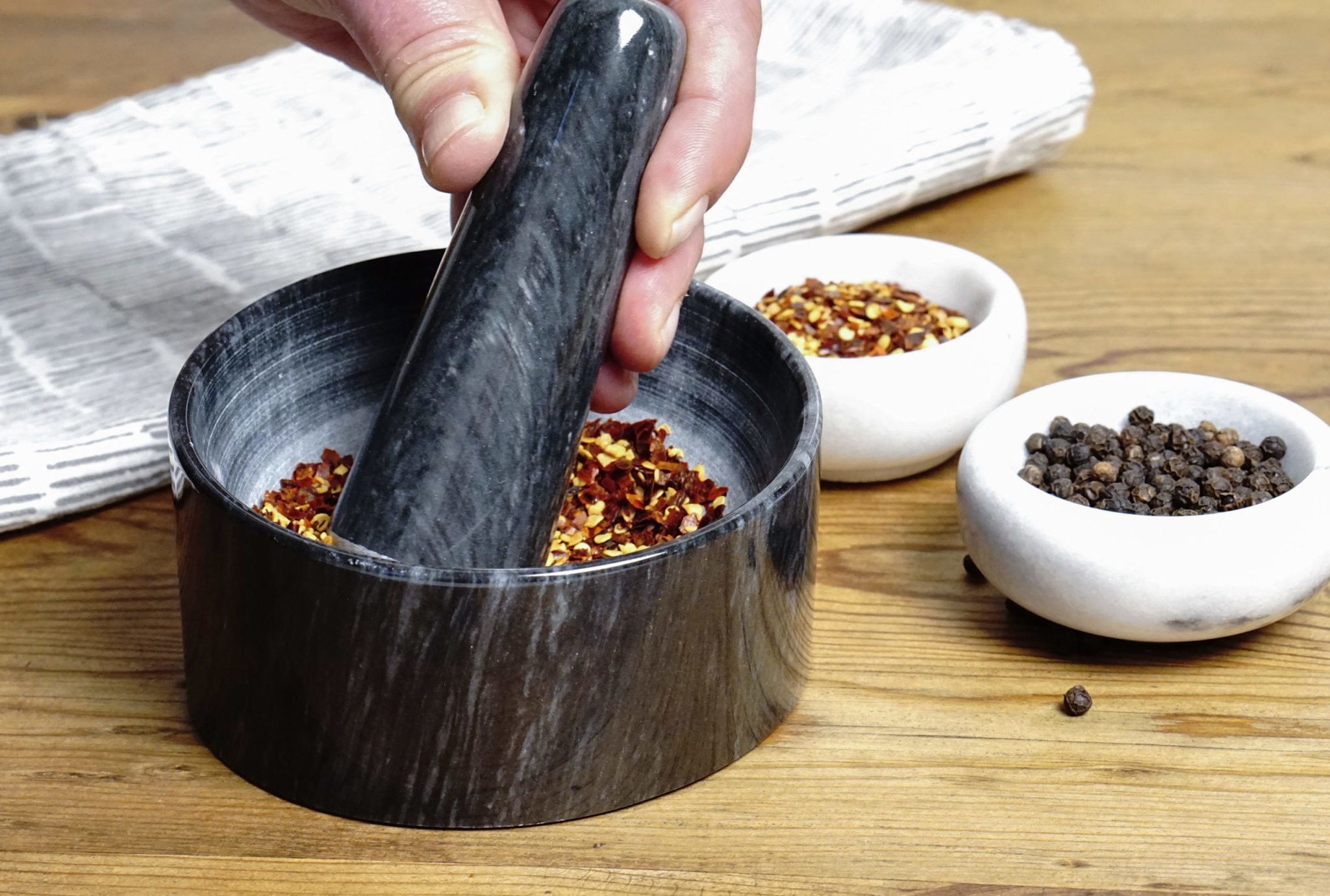 Mortar & Pestle Angled Blk