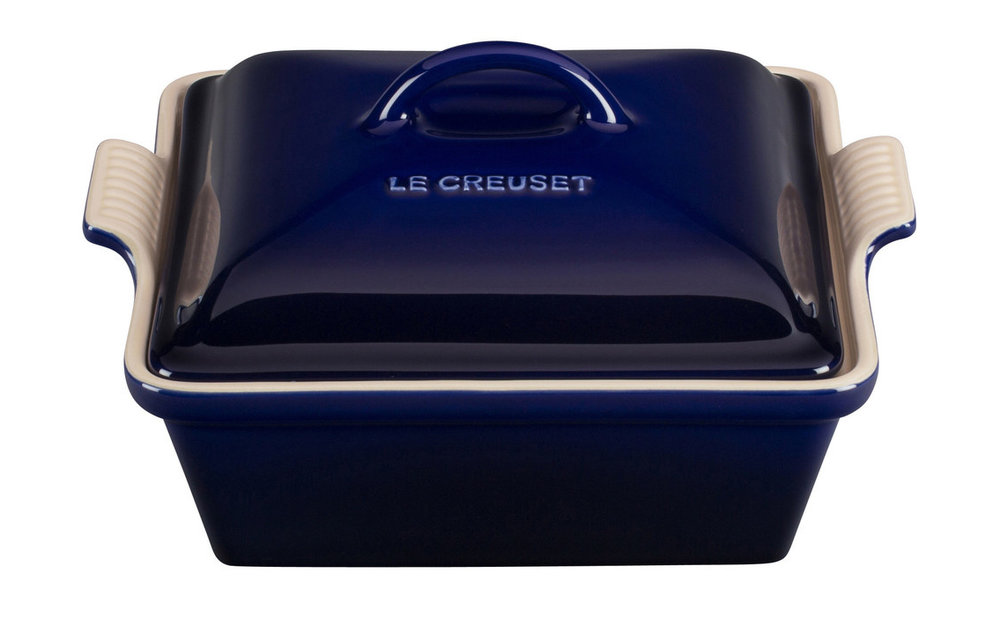 https://cdn.shoplightspeed.com/shops/634646/files/31367025/1000x640x2/le-creuset-heritage-covered-square-casserole-25qt.jpg