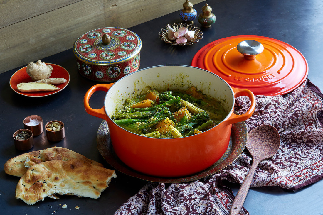 Signature Round Dutch Oven 4.5QT Flame