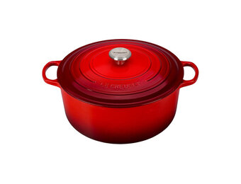 Signature Round Dutch Oven 7.25QT Cerise