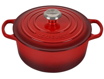 Signature Round Dutch Oven 4.5QT Cerise