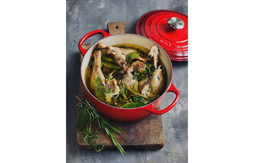 Signature Round Dutch Oven 4.5QT Cerise