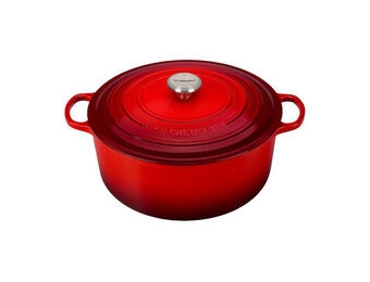 Signature Round Dutch Oven 5.5QT - Cerise