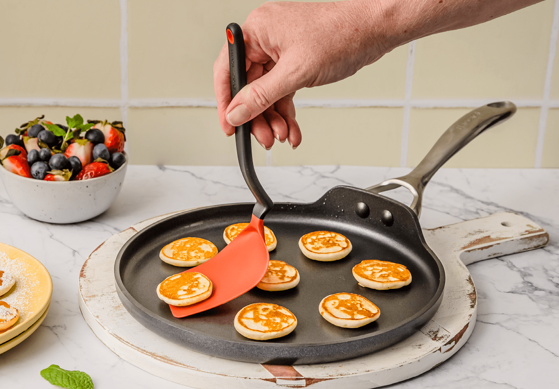 Mini Chopula - The Chopping Sit Up Spatula