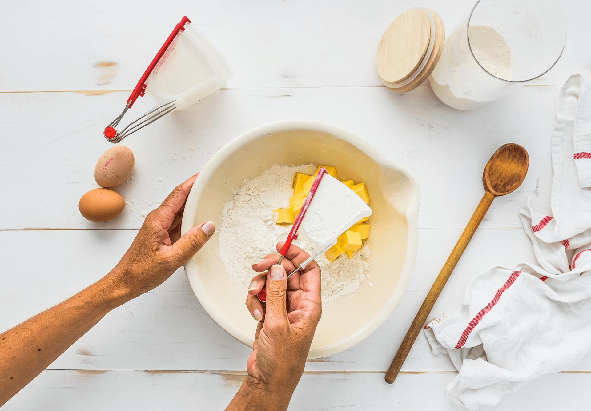 Finally, a Measuring Cup Designed to Handle Sticky Ingredients