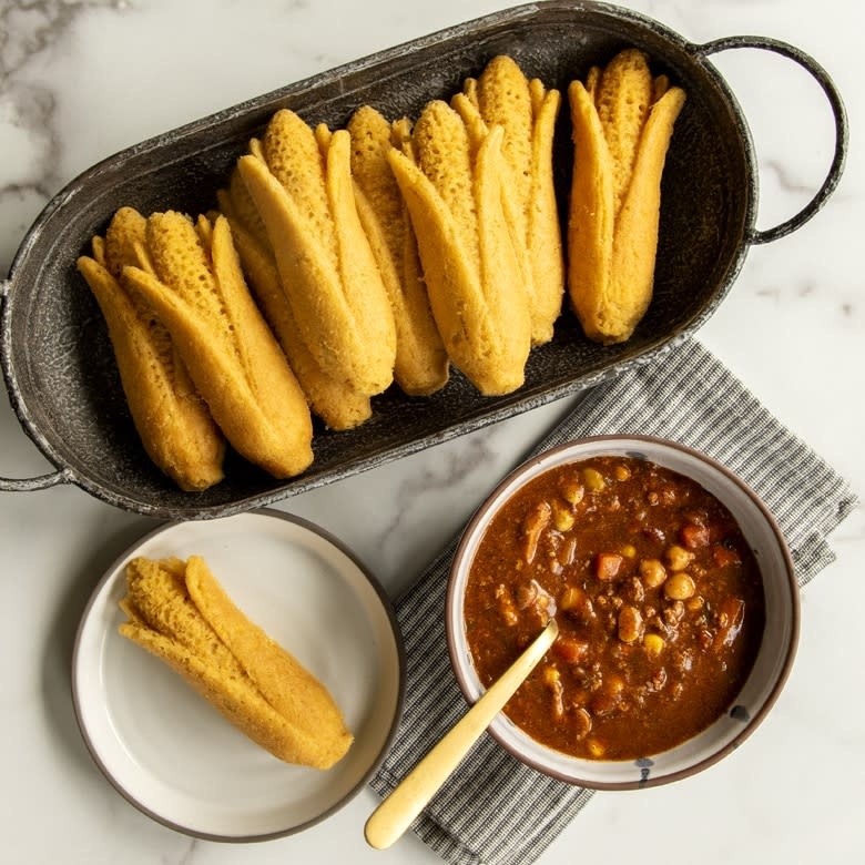Cake Pan Gold Corn Bread